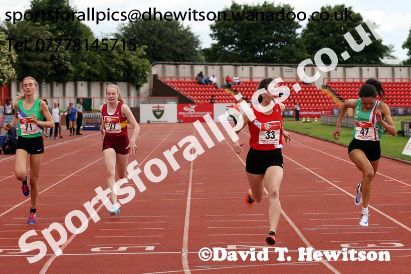 Inter girls 200 metres, English Schools Track and Field. Photo: David T. Hewitson/Sports for All Pics